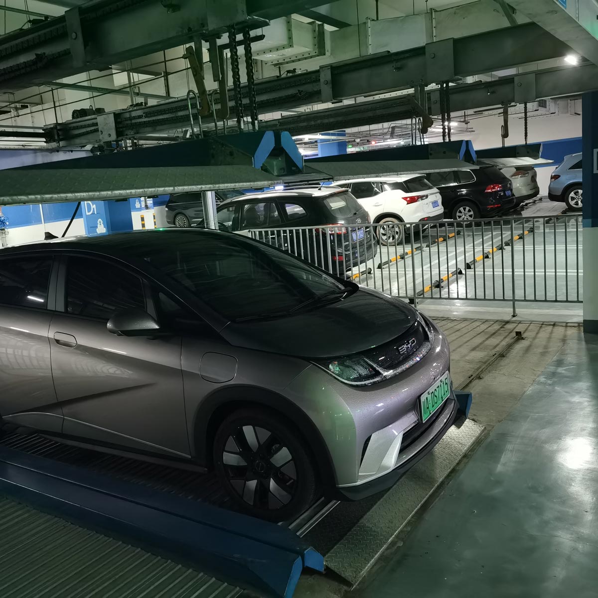 地下室停車(chē)設(shè)備改造升降橫移式停車(chē)設(shè)備租賃經(jīng)營(yíng)